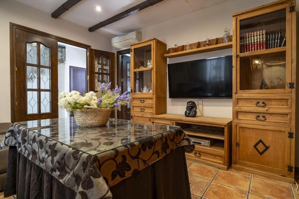 Casa Con Patio Y Terraza En Barrio Historico De La Villa, Junto Al Adarve Priego De Cordoba Exterior photo