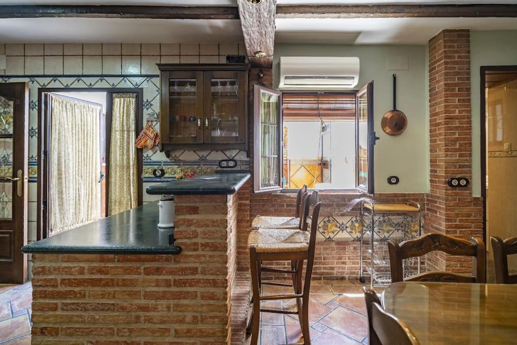 Casa Con Patio Y Terraza En Barrio Historico De La Villa, Junto Al Adarve Priego De Cordoba Exterior photo