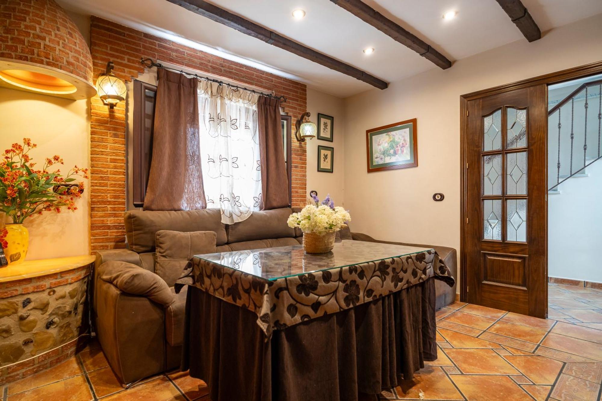Casa Con Patio Y Terraza En Barrio Historico De La Villa, Junto Al Adarve Priego De Cordoba Exterior photo